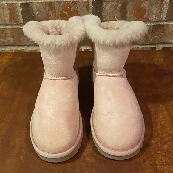 UGG Shoes - WOMEN’S UGG BOOTS